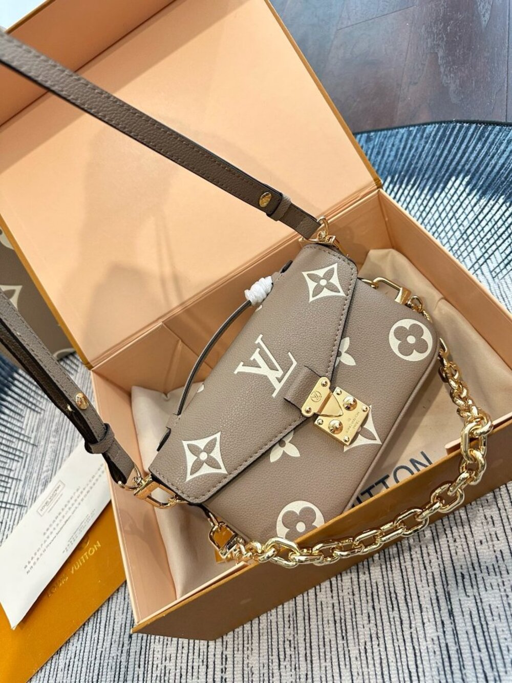 Louis Vuitton New LV bag
